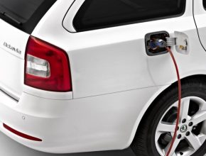 auto Škoda Octavia Green E Line nabíjení elektromobilu