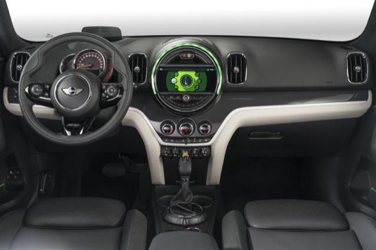 MINI-Cooper-S-E-Countryman-ALL4-plug-in-hybrid-interior