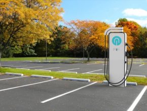 Mít možnost si snadno, pohodlně a bezproblémově dobít svůj elektromobil je pro jejich vlastníky klíčovým prvkem nerušeného využívání v běžném pracovním životě i při cestování za odpočinkem.