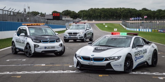 Vozy BMW už dnes v soutěži FIA Formula E slouží - zatím se ale aktivně neúčastní závodů. To se už za rok změní.