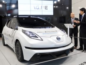 auto Nissan CeBIT Německo veletrh autonomní řízení inovace