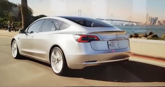 auto elektromobil Tesla Model 3 finální nebo beta verze