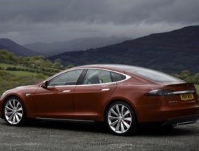 auto elektromobil Tesla Model S Wales