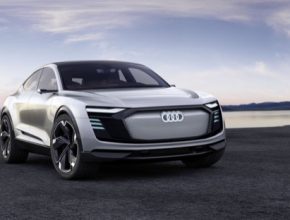 Odpovídající dynamiku zaručuje nejvyšší výkon 320 kW – krátkodobě dokonce 370 kW. Zrychlení z 0 na 100 km/h je otázkou pouhých 4,5 sekundy. S energetickou kapacitou akumulátorů 95 kWh činí dojezd v kombinovaném cyklu EU více než 500 kilometrů.