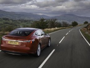 auto elektromobil Tesla Model S nejznámější v Česku