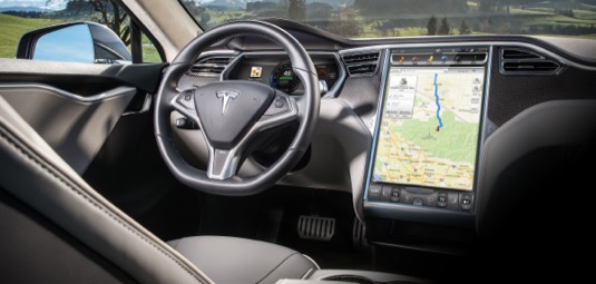 auto Tesla elektromobil interiér