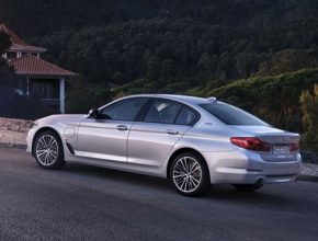 auto plug-in hybrid BMW 530e iPerformance