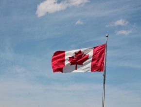 kanadska-vlajka-kanada-javorovy-list