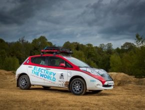 auto elektromobil Nissan Leaf AT-EV: speciální úprava pro 16 000 km rallye