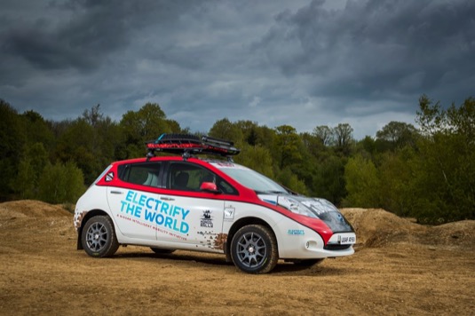 auto elektromobil Nissan Leaf AT-EV: speciální úprava pro 16 000 km rallye