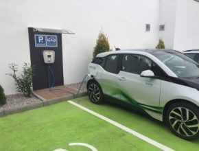 auto teplice-siemens-dobijeci-stanice-kajot-elektromobil-bmw-i3