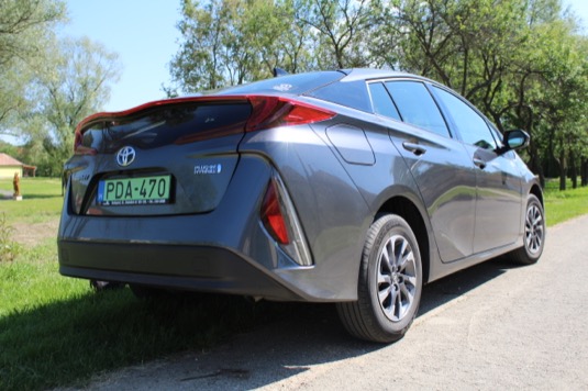 auto Toyota Prius PHV plug-in hybrid test