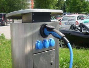 Tuto neděli se budou na Žďársku otevírat čtyři nová dobíjecí místa