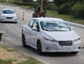 auto elektromobil Nissan Leaf spyshot kamufláž