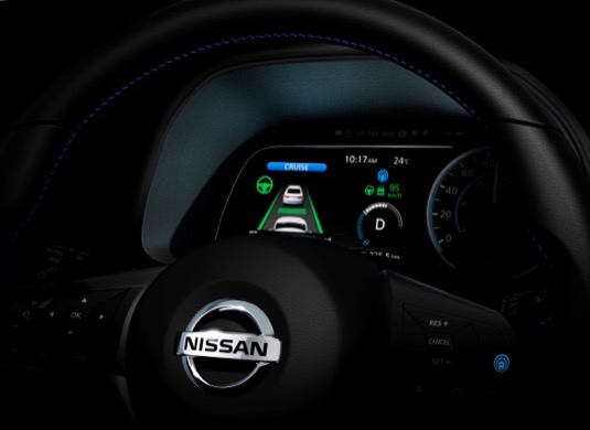 auto nový elektromobil Nissan Leaf 2018 technologie ProPILOT autonomní řízení