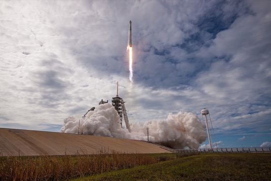 SpaceX start vesmírné rakety Falcon 9 mise CRS-11