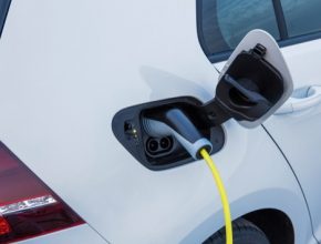 auto elektromobil dobíjení VOlkswagen e-Golf
