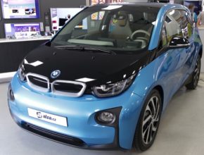 Stává se Alza.cz pomalu, ale jistě důležitým hráčem na českém trhu s elektromobily?