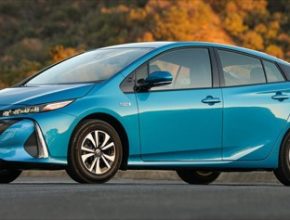 auto plug-in hybrid Toyota Prius Prime