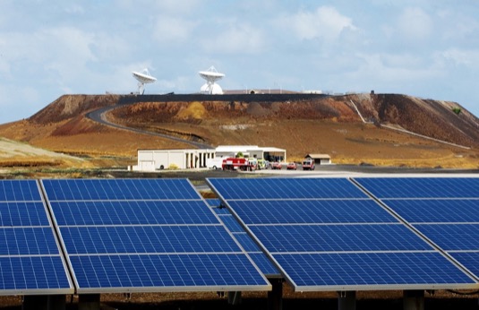 auto solární panely elektrárna Ascension Island
