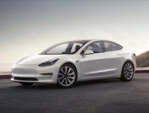 auto elektromobily Tesla Model 3 perleťová barva
