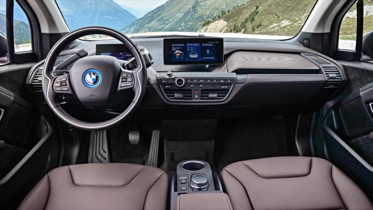 Také interiér nového BMW i3s doznal menších úprav