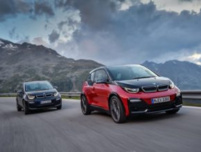 auto elektromobily BMW i3s připraveny pro autosalon ve Frankfurtu 2017