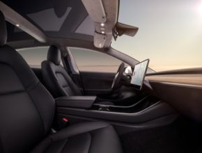 auto elektromobil Tesla Model 3 interiér
