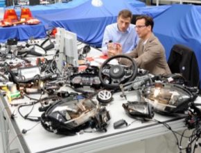 auto kabely zapojení elektronika Volkswagen Wolfsburg