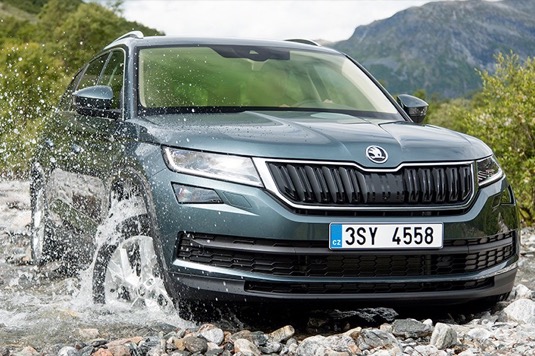 auto Škoda Kodiaq ve vodě brodění