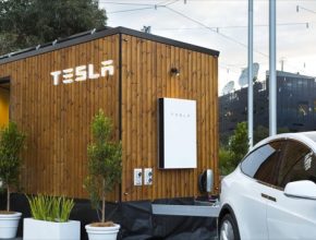 auto Tesla Tiny House Melbourne Austrálie solární elektrárna Powerwall