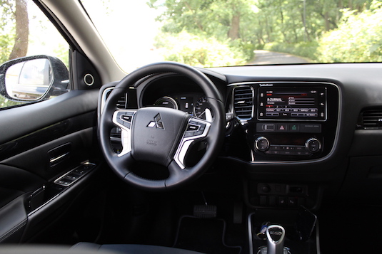 auto TEST: Mitsubishi Outlander PHEV