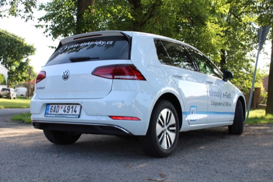 auto elektromobil Volkswagen e-Golf 35,8 kWh
