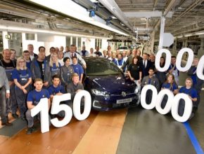 auto výroba vozů v továrně Volkswagen ve Wolfsburgu