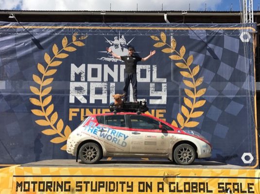 auto elektromobil upravený Nissan Leaf na Mongol Rally