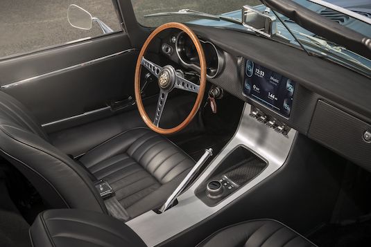 Společnost Jaguar Land Rover představí na Tech Festu Jaguar E-Type s elektrickým pohonem. Festival se pro veřejnost otevře 8. září.