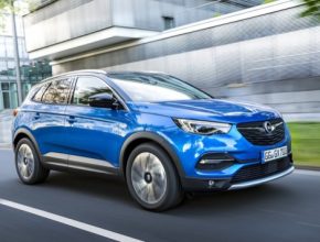 auto plug-in hybrid Opel Grandland X