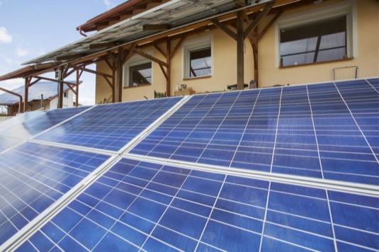 Inspirativní příklad bydlení v rodinném domě s minimálními náklady na energie