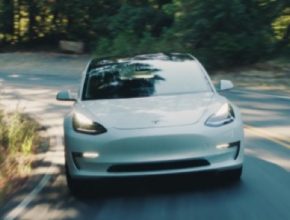auto elektromobil Tesla Model 3