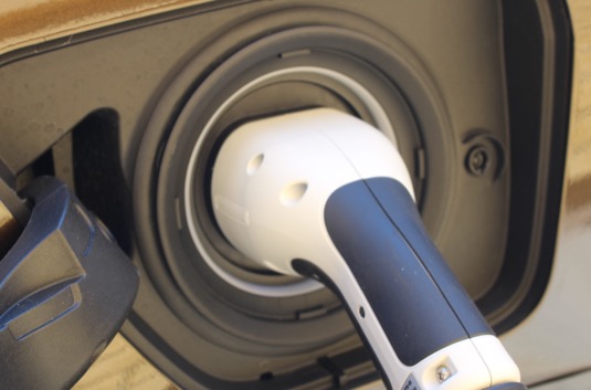 auto dobíjecí zásuvka elektromobilu Mennekes