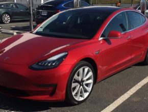 auto elektromobil Tesla Model 3 navýšení výroby