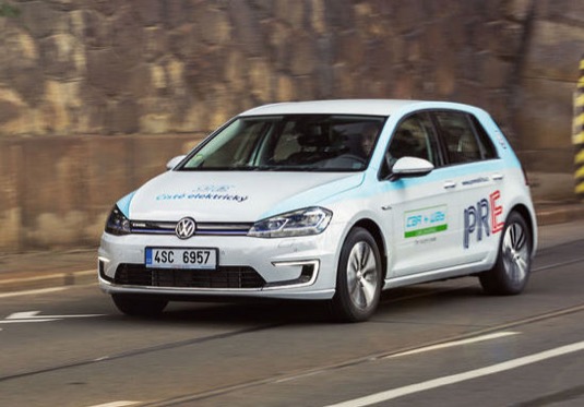 auto elektromobil Volkswagen e-Golf sdílení aut Car4Way