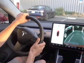 Joseph Torbati z firmy OCDetailing vám ukáže jak se jezdí v elektromobilu Tesla Model 3