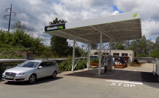 Bonett otevřel novou plnicí stanici na CNG v Náchodě a v Pardubicích. Celkem tak už provozuje 29 vlastních stanic.