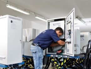 auto ČEZ bateriové úložiště Sonnenbatterie