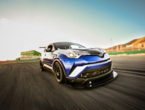Vytuněný model japonská automobilka představila společně s kolekcí modifikovaných modelů Camry na veletrhu Specialty Equipment Market Association (SEMA) v Las Vegas.