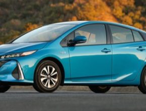 auto plug-in hybrid Toyota Prius Plug-in PHEV