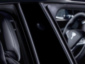 auto elektromobily Tesla Model S B sloupek středový kamera