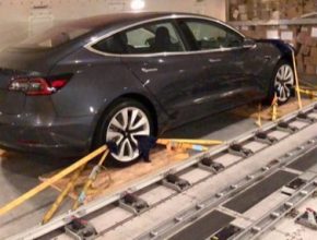 auto elektromobil Tesla Model 3