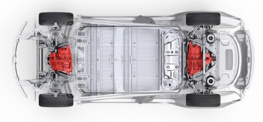 auto elektromobil Tesla Model 3 dva elektromotory